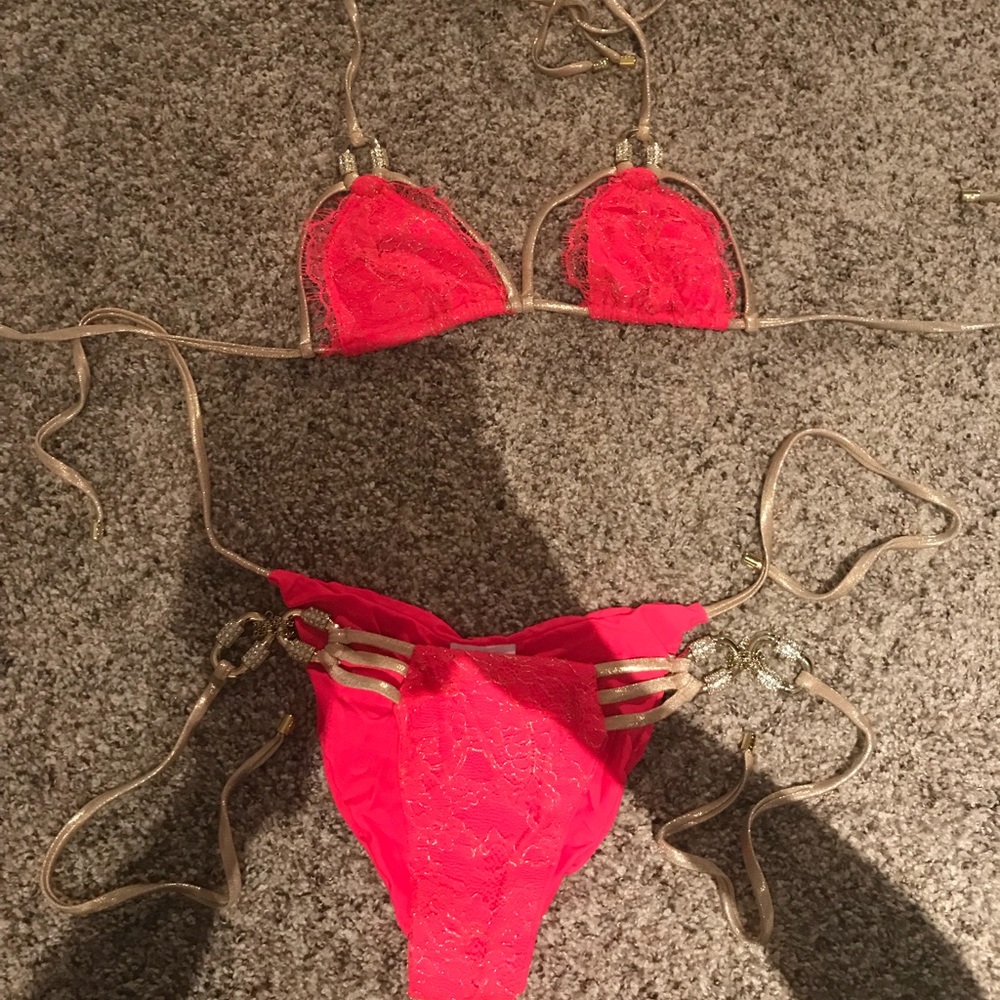 Madagascar glam beach bunny swimwear bikini